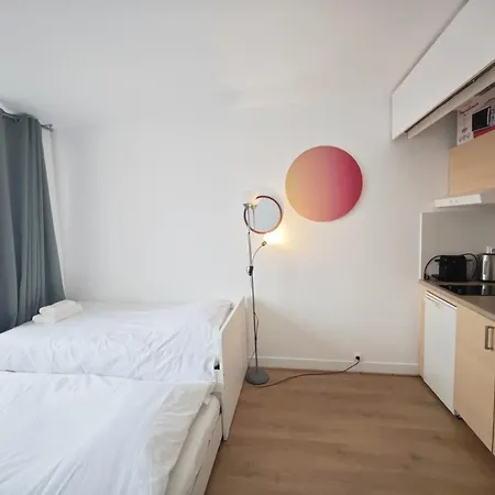 Eiffel Tower 10 Min Walk Charming By Seine 아파트