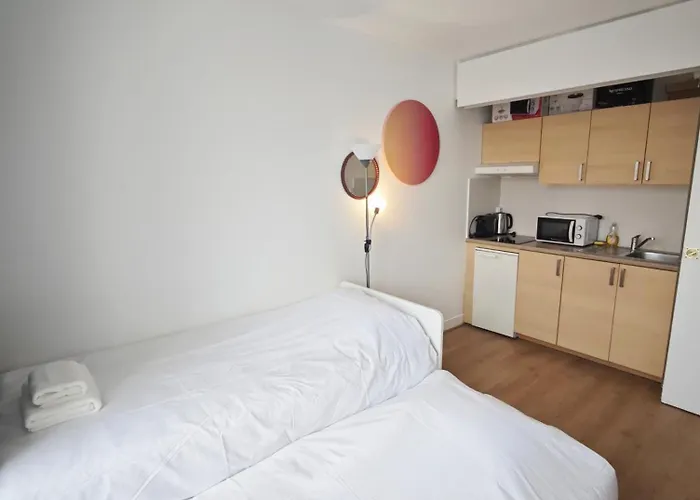 Eiffel Tower 10 Min Walk Charming By Seine