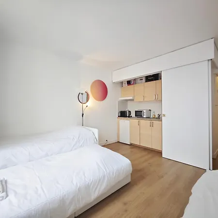 Eiffel Tower 10min Walk Charming Near Seine